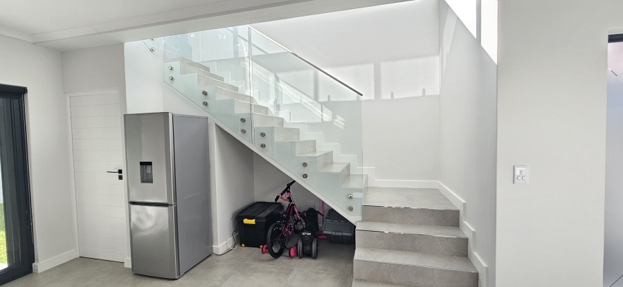 4 Bedroom Property for Sale in Sandown Western Cape